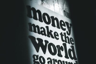 Was die Welt zusammenhält